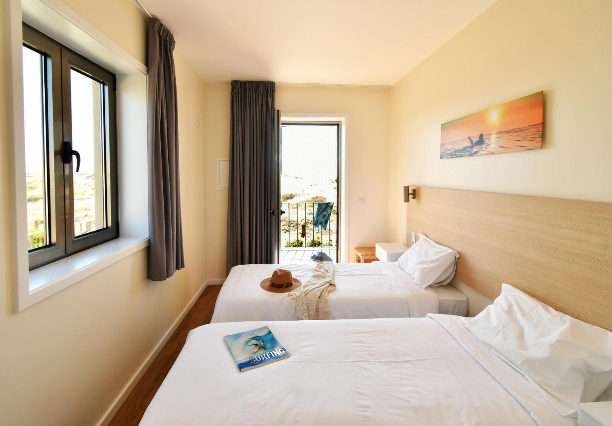 Surfivor Surf Camp Hotel Esmoriz Exterior foto